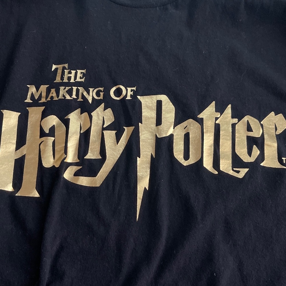 Warner Bros Studio Tour London Harry Potter Black Gold Foil Graphic T-Shirt XL - Picture 6 of 7